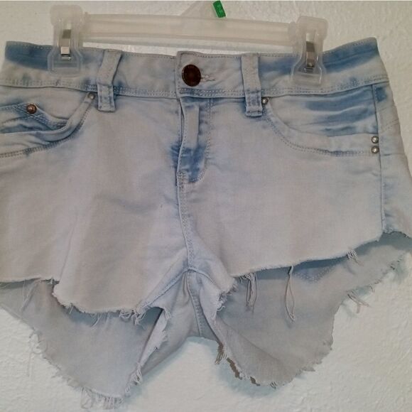 YMI light blue jean cut offs, "wanna better but", size 9 small - Picture 4 of 7